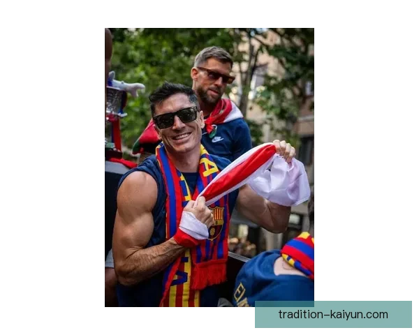 莱万多夫斯基展望2026世界杯,目标带领波兰冲击更高荣誉,备受期待 莱万多夫斯基展望2026世界杯,目标带领波兰冲击更高荣誉,备受期待