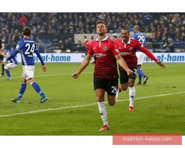 苏亚雷斯在身体对抗中的表现稳健，展现出强大的竞争力和技术能力